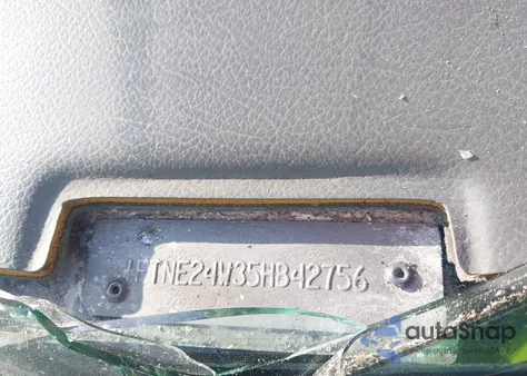 2005 Ford Econoline E250 Van from USA, damaged, VIN 1FTNE24W35HB42756